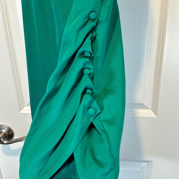 Lovers + Friends Green Mini Dress S Ruched Button Detail Slip Dress
A205 - Picture 3 of 9